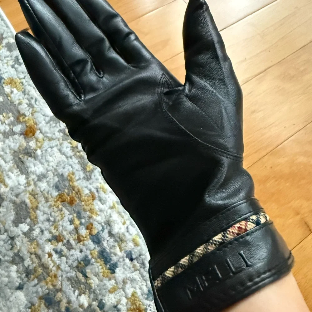 Black Leather Gloves with Patterned Trim